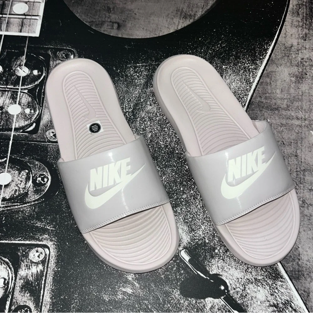 NEW Nike Slides - Picture 5 of 12